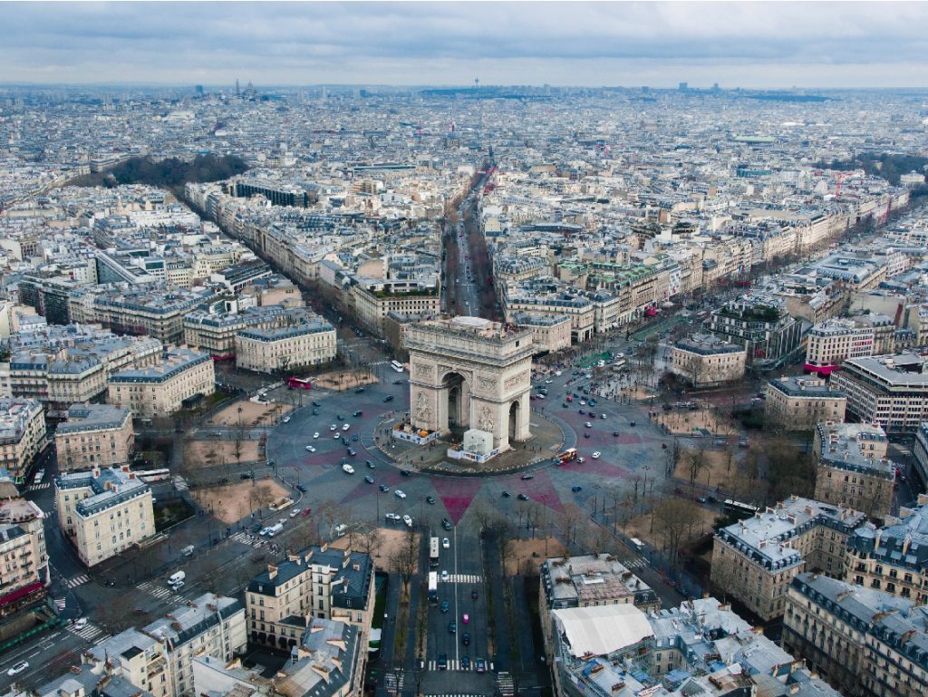 Paris Triomphe, a tourist place to study
