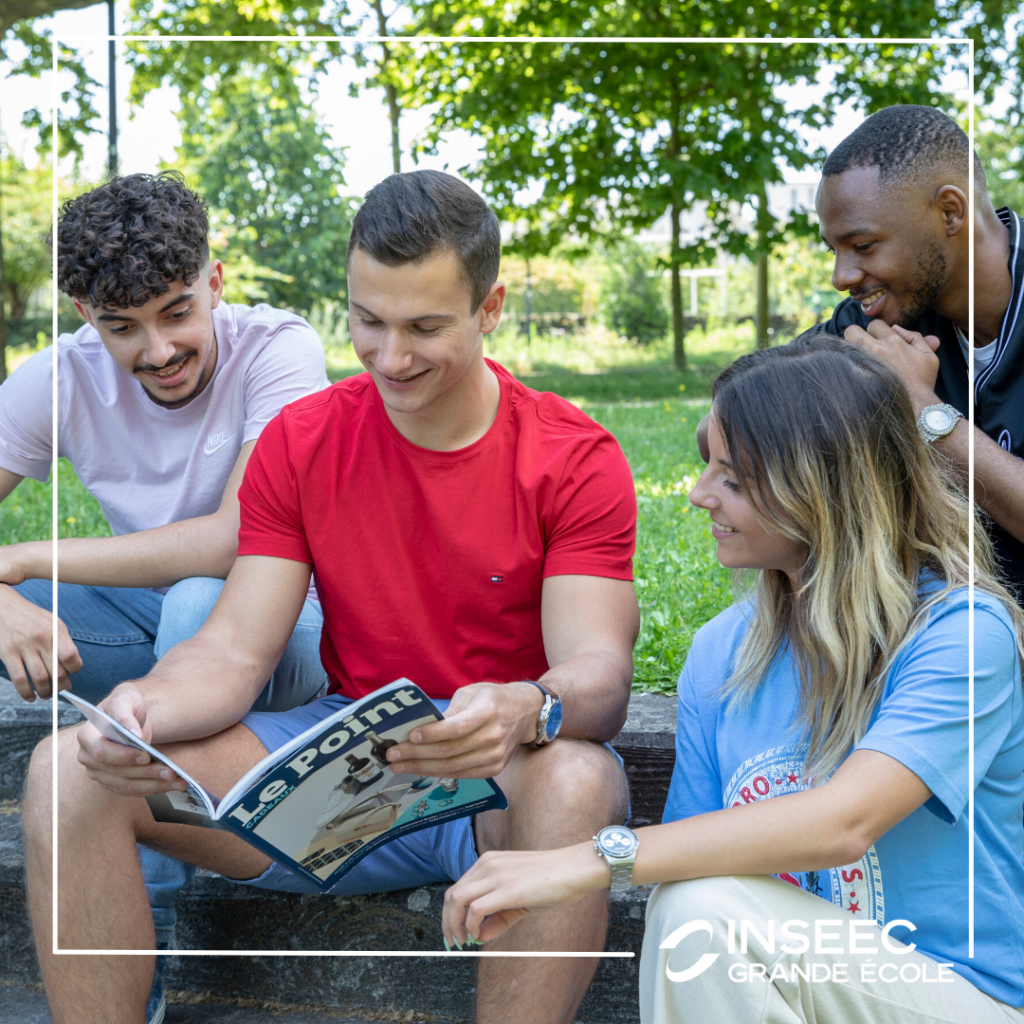 groupe d'étudiants inseec grande ecole travaillant sur un projet de groupe