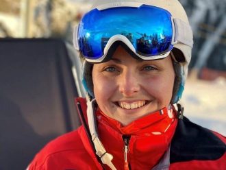 Etudiante monitrice ski