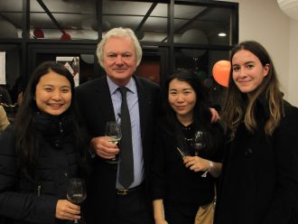 Hubert de Boüard en compagnie des étudiants de l’INSEEC