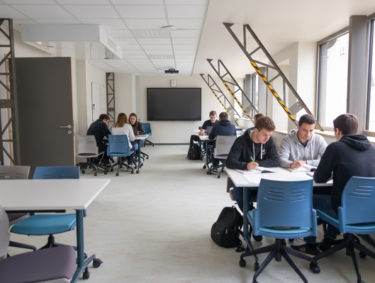 Salle de cours du campus de Rennes de l’école de commerce INSEEC