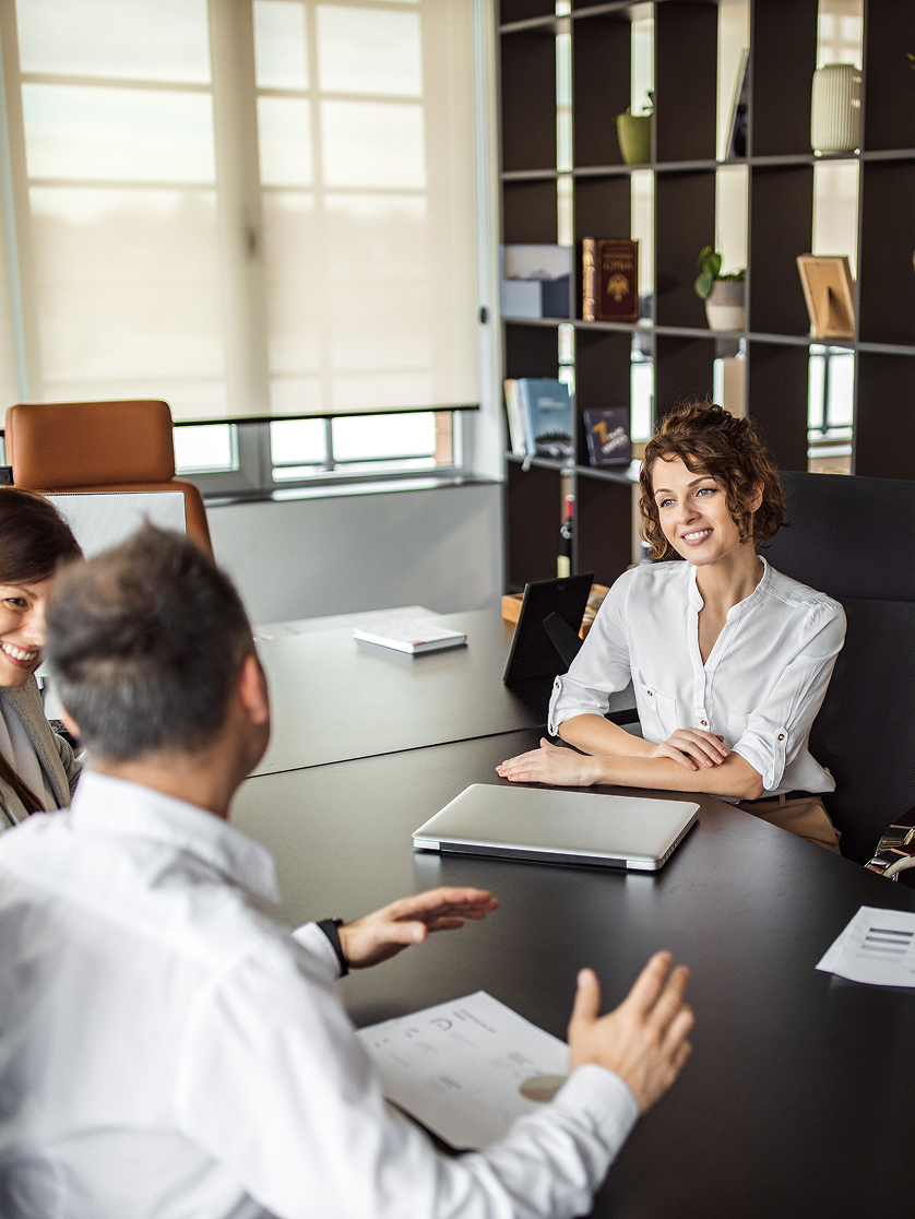 How do you become a digital strategy manager?