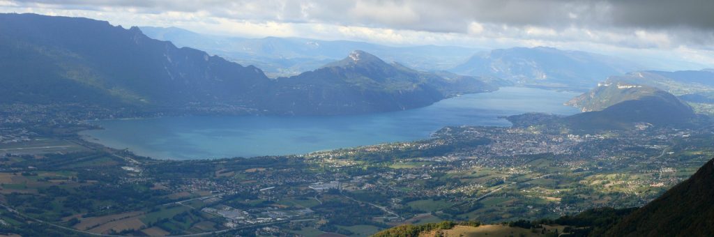 Vue sur le lac du Bourget- campus de l'INSEEC