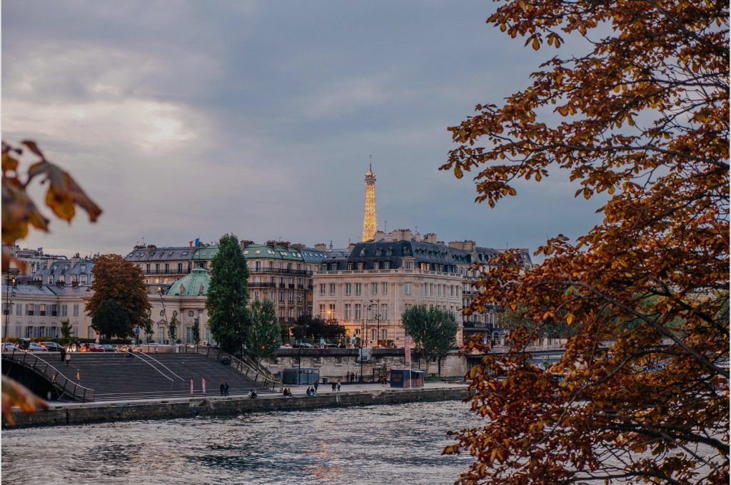 Campus Paris INSEEC, vue de la seine