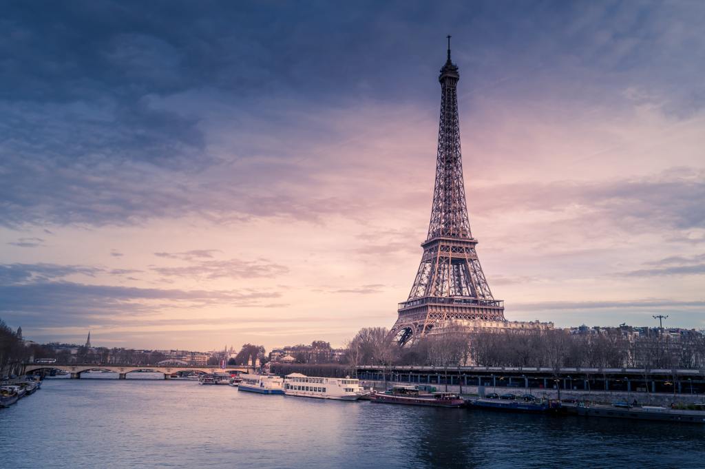 the eiffel tower, close to an exceptional new study environment