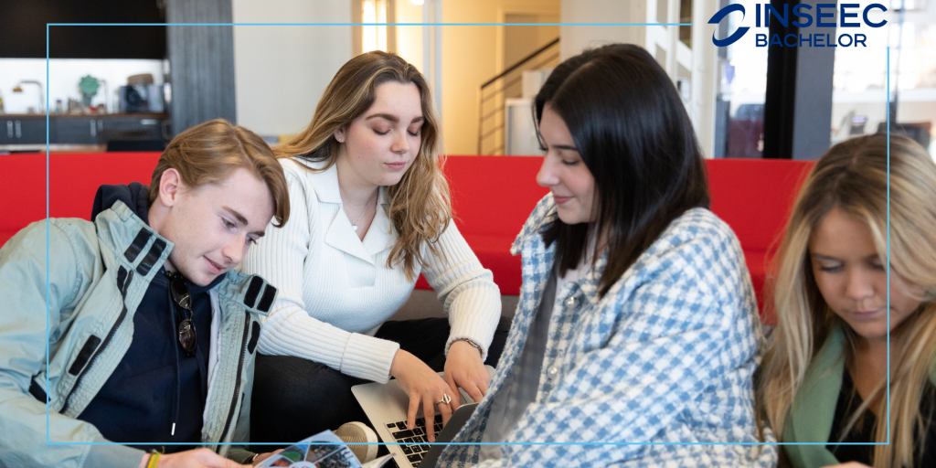 étudiants de l'école de commerce INSEEC Bachelor en train de travailleur leurs cours