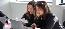 étudiantes de l'INSEEC Bachelor